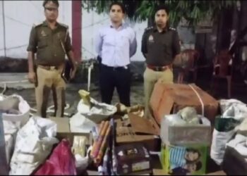 दिवाली से पहले भारी मात्रा में अवैध पटाखों की बरामदगी, दो गोदामों के करीब 10 क्विंटल विस्फोटक जब्त