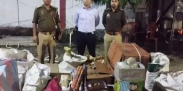 दिवाली से पहले भारी मात्रा में अवैध पटाखों की बरामदगी, दो गोदामों के करीब 10 क्विंटल विस्फोटक जब्त