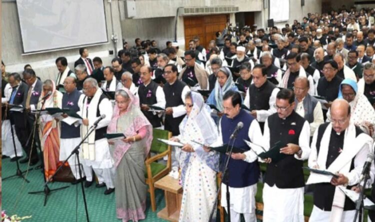 Sheikh Hasina will take oath as Prime Minister for the fifth time today after the announcement of 36-member cabinet.मंत्रिमंडल में 36 सदस्यीय कैबिनेट की घोषणा के बाद शेख हसीना आज पांचवीं बार लेंगी प्रधानमंत्री पद की शपथ