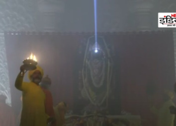 Ram Lalla Surya Tilak : आयोध्या में पहले रामनवमी के अवसर पर रामलला का सूर्यतिलक, मंदिर में श्रद्धालुओं का उमड़ा जनसैलाब