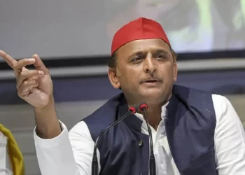 Samajwadi Party Candidate List: अखिलेश यादव कन्नौज से चुनाव नहीं लड़ेंगे, सुब्रत पाठक के खिलाफ परिवार से एक और नेता उतारा