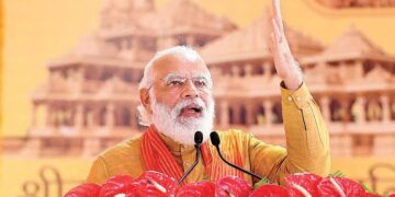 Ayodhya:सजाया गया राममंदिर प्रवेश द्वार, बनारस से आए नगाड़ा वादक, प्रधानमंत्री मोदी के रोड शो में बरसेंगे 100 क्विंटल फूल