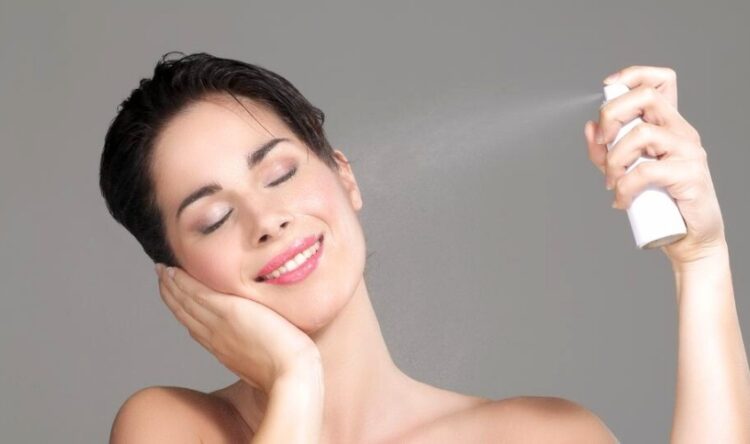 If you are tired of using expensive skin care products, then make this face toner at home...
