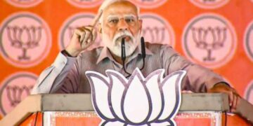 the-tea-seller-broke-the-evil-practice-of-the-royal-family-in-etawah-pm-modi-fiercely-attacked-the-opposition