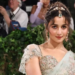 एक बार फिर मेट गाला में Alia Bhatt ने परफॉर्म कर बढ़ाई भारत की शान