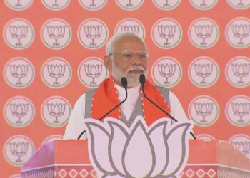 Lok Sabha Elections:मोदी ने कहा “पाकिस्तान शहजादे को PM बनाने के लिए उतावला,  कांग्रेस मर रही है और पाकिस्तान रो रहा