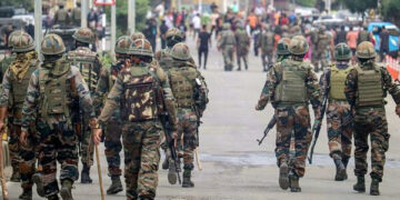 Manipur Violence:महिला प्रदर्शनकारियों ने सेना का काफिला रोका, 11 उपद्रवियों को जबरन रिहा कराया