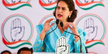 priyanka-gandhi-will-command-amethi-rae-bareli-will-campaign-in-support-of-her-brother