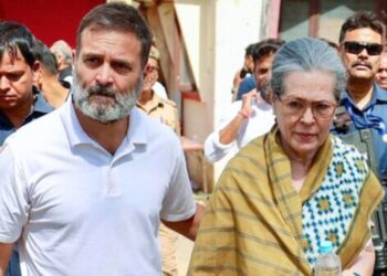 lok-sabha-nomination-this-is-rahul-gandhis-reaction-after-leaving-amethi