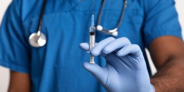 Covishield Vaccine:कोरोना वैक्सीन कोविशील्ड के दुष्प्रभावों का मामला सुप्रीम कोर्ट पहुंचा, जांच के लिए पैनल बनाने की मांग