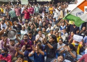 प्रयागराज में छात्रों की बड़ी कामयाबी, RO-ARO की परीक्षा स्थगित, अब एक शिफ्ट में ही होगा पेपर