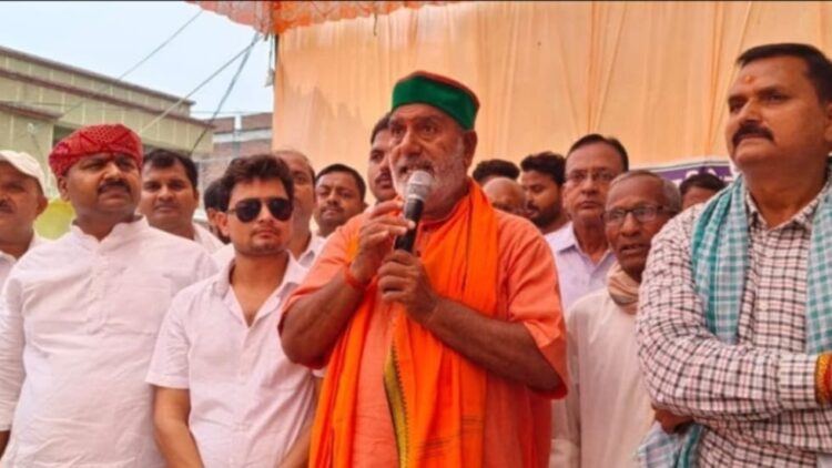 BJP leader Ramtej Pandey protest against administrative corruption