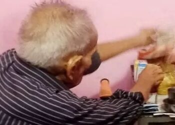 एक और बागबान ,घर बेचा बेटे को पढ़ाया विदेश में अब क्यों मजबूर है वृद्धाश्रम मे रहने को