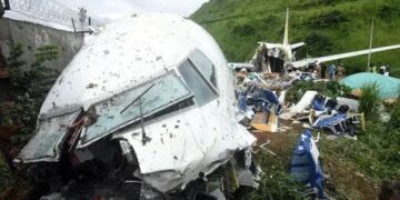 Ahmedabad plane crash :प्लेन हादसे ने उठाया सवाल ,आखिर कौन-सी सीट होती है सबसे सुरक्षित?