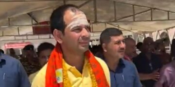 तेज प्रताप का विवादों से चोली दामन का साथ जानिए अब काशी विश्वनाथ में क्या कर दिया नया कांड