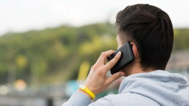 Why you should turn off internet during phone calls