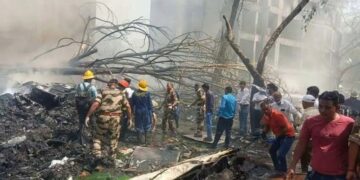 Ahmedabad plane crash:आईए जानते हैं कौन से बिजनेस लीडर्स और बड़े नेता जो हुए इस हादसे का शिकार