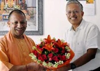 UP News: कौन हैं IAS शशि प्रकाश गोयल, जिन्हें CM योगी आदित्यनाथ ने सौंपी यूपी की सबसे पावरफुल कुर्सी