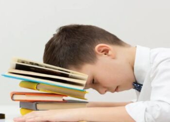 Less Marks in Exams: नंबर जब कम आए तो ना घबराएं, मेहनत, हुनर और आत्मविश्वास से कैसे हासिल करें हर मुकाम