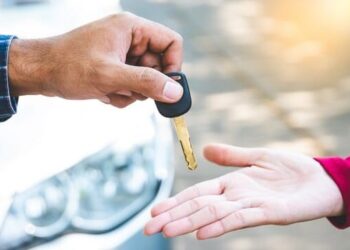 सेकंड हैंड कार खरीदने से पहले ज़रूर जान लें ये बातें वरना पछताना पड़ेगा