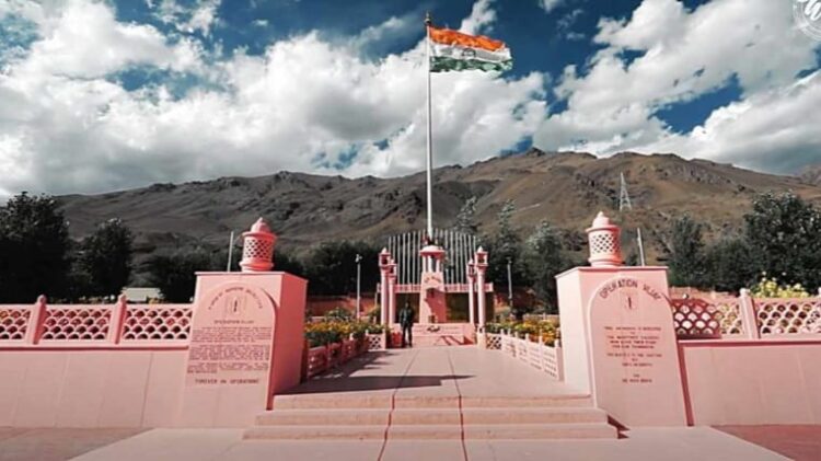 Kargil Vijay Diwas 2025 tribute to Indian army heroes