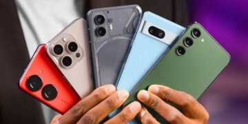 Smartphones Launches:कौन सी कंपनियां ला रही हैं धांसू फीचर्स वाले स्मार्टफोन,जानिए क़ीमत और खूबियां