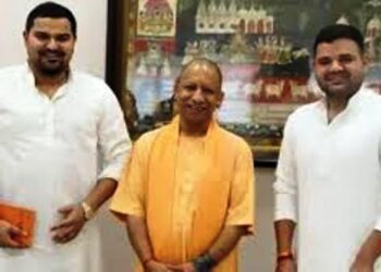 अब सीएम योगी ने बृजभूषण शरण सिंह के बेटों से की गुफ्तगू, बन गई बात और ‘महाराज जी’ ने दिया ये ‘गिफ्ट’