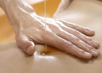 Health benefits of applying coconut oil in navel at night