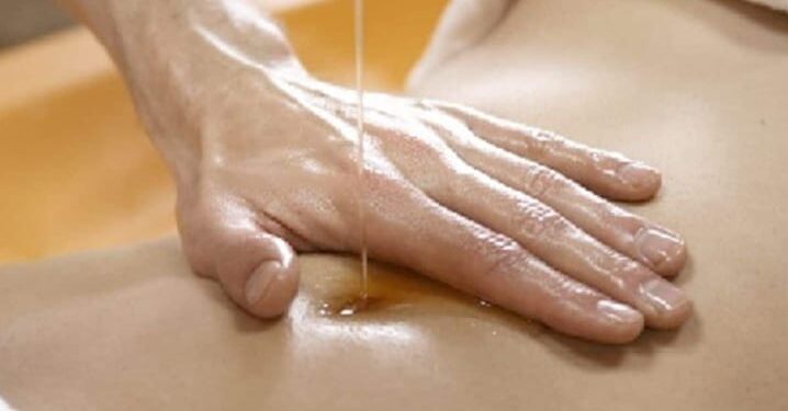 Health benefits of applying coconut oil in navel at night
