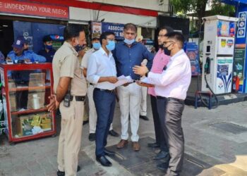 Delhi Fuel Ban 2025: दिल्ली में पुराने वाहनों पर सख्ती शुरू, मर्सिडीज तक हुई सीज