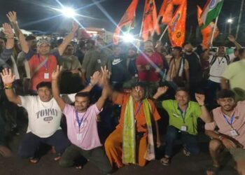 Amarnath Yatra 2025: पहलगाम हमले के बाद सख़्त सुरक्षा में रवाना हुआ पहला जत्था