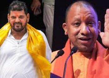 सीएम योगी से मिले बृजभूषण शरण सिंह, अब सियासी पिच पर ‘पीडीए’ को चित करेंगे दंगल के पहलवान