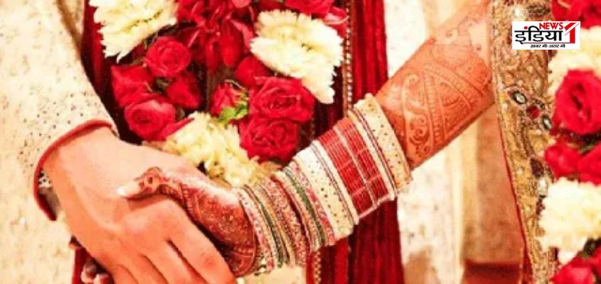 दूल्हे ने बारात में किया बड़ा कांड, दुल्हन छोड़ किसी और को पहना दी वरमाला, वायरल हुआ वीडियो