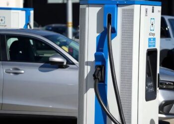 Huawei solid state EV battery with 5 minute full charge