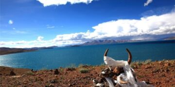 Religious news: कैलाश पर्वत के पास स्थित इस रहस्यमयी झील को क्यों माना जाता है अशुभ और ख़तरनाक