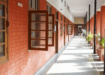 Delhi 20 college threat