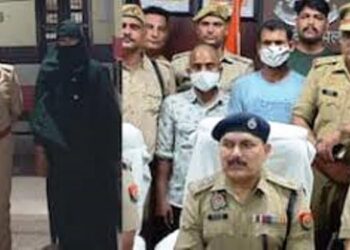 यूपी में पत्नी के हाथों मारा गया एक और पति, जानिए कैसे बेवफा औरत ने शौहर का काट डाला गला