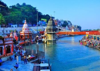 पूजा के लिए हरिद्वार से गंगाजल लाना है सही, लेकिन काशी गंगाजल घर लाना क्यों है वर्जित, जानिए इसकी ख़ास वजह