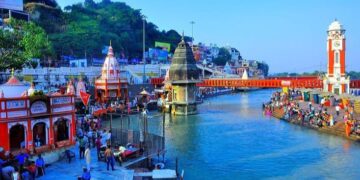 पूजा के लिए हरिद्वार से गंगाजल लाना है सही, लेकिन काशी गंगाजल घर लाना क्यों है वर्जित, जानिए इसकी ख़ास वजह