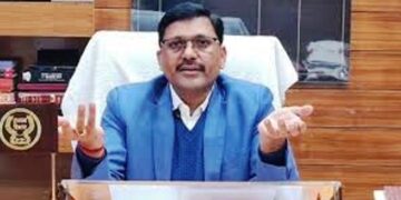 UP News: जानें सीएम योगी के करीबी आईएएस आन्जनेय सिंह को क्यों यूपी के किया गया रिलीव