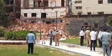 : Daryaganj building collapse news