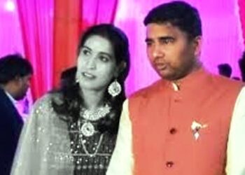 लखनऊ के ASP का इस गर्ल के साथ चला रहा था ‘गुटरगू’, खुला राज तो अफसर समेत 6 पर दर्ज हुई FIR 