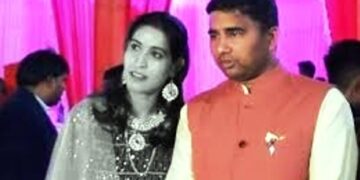 लखनऊ के ASP का इस गर्ल के साथ चला रहा था ‘गुटरगू’, खुला राज तो अफसर समेत 6 पर दर्ज हुई FIR 