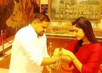 अदिति सिंह ने बृजभूषण शरण सिंह के बेटे प्रतीक को बांधी राखी, भैया ने बहन को विधानसभा में दिया अनमोल गिफ्ट