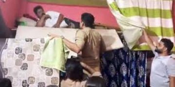 काम नहीं आई सपा नेता की ‘छुपम-छुपाई’, टांड पर चढ़ा, गद्दे के पीछे छिपा, फिर भी पकड़ा गया अखिलेश का करीबी