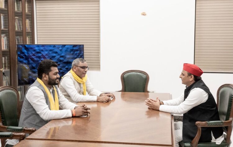 Akhilesh Yadav, Om Prakash Rajbhar