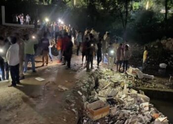 Lucknow news:खेलते हुए बच्चे का पैर फिसला अचानक गिरा नाले में,डूबने से दर्दनाक मौत,शव देख घर में मचा कोहराम