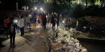 Lucknow news:खेलते हुए बच्चे का पैर फिसला अचानक गिरा नाले में,डूबने से दर्दनाक मौत,शव देख घर में मचा कोहराम