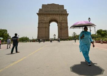 Delhi NCR Weather Update: दिल्ली में उमस भरी गर्मी दिखा रही असर,अगले कुछ दिन करेंगे परेशान,तापमान बढ़ने की संभावना