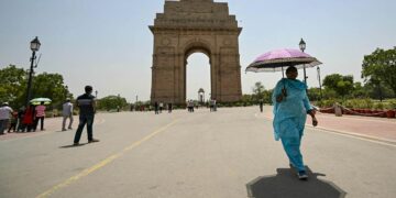 Delhi NCR Weather Update: दिल्ली में उमस भरी गर्मी दिखा रही असर,अगले कुछ दिन करेंगे परेशान,तापमान बढ़ने की संभावना